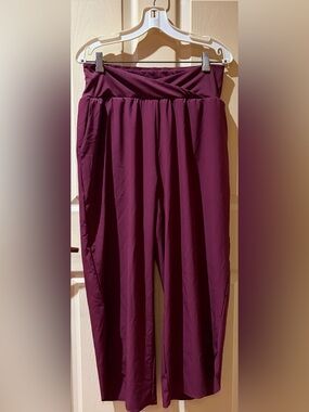 Women’s Deep Berry Pull On Pants, Size Large